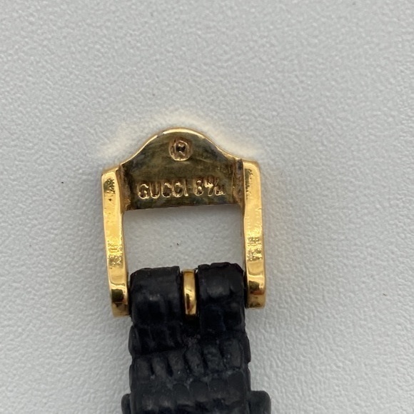 Vintage Ladies Black and Gold Gucci Watch. - Picture 6 of 10